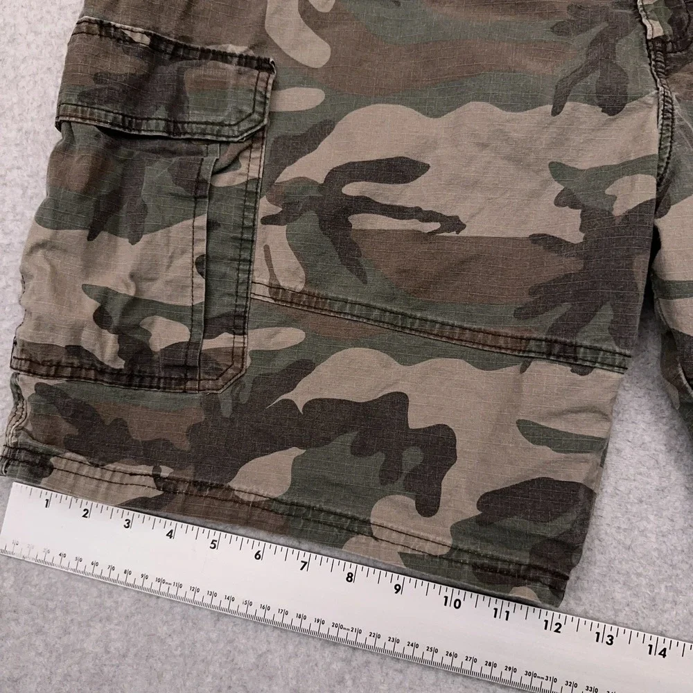 Wrangler Camo Cargo Shorts Men's 42 Relaxed Fit Military Grunge Skater 9